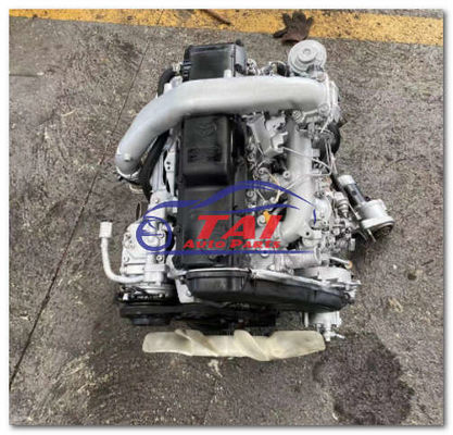 O Toyota Land Cruiser Prado 1KZT usou o conjunto de motor diesel de 6 cilindros com Geatbox