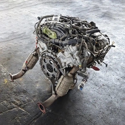 A mão de segundo importada de Japão usou o motor de gasolina para o Toyota Land Cruiser