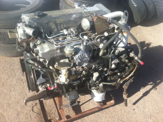 Bom preço Peças sobressalentes de motores Isuzu 4HE1 usados 99,2 / 4000 KW (PS) / Rpm Potência 6 cilindros on-line
