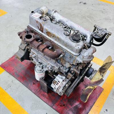 Bom preço 4D32 Completar o conjunto de motores a diesel mecânicos de aspiração natural de 3,57L para caminhões leves e minibuses on-line