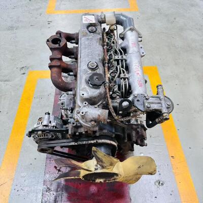 Bom preço Motor Diesel 4D32 3.57L de Cilindrada Aspirado Natural 110HP de Potência para Caminhões Leves e Micro-ônibus on-line