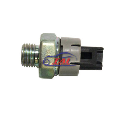 Bom preço 83530E0220 Hino Motor Parts Oil Pressure Sensor para N04C 300 500 24V on-line