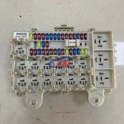 Bom preço ISUZU 700P Peças do motor usadas 8-98067619-1 caixa de fusíveis nova original on-line